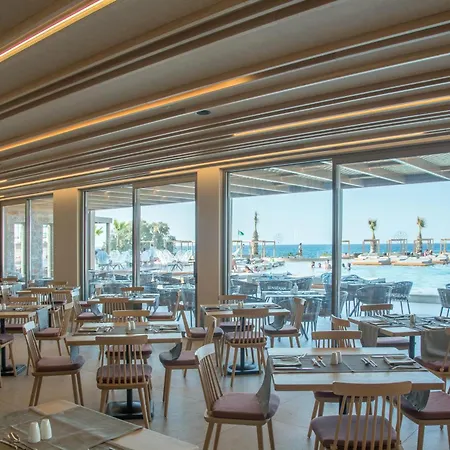 Отель Senseana Sea Side & Aquadventure 5*