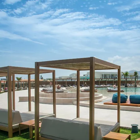 Отель Senseana Sea Side & Aquadventure Аналипси