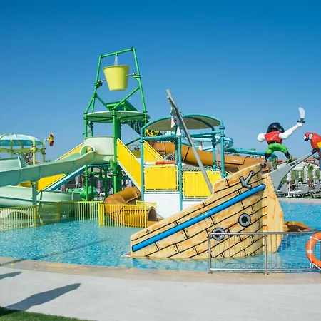 Senseana Sea Side & Aquadventure Hotel