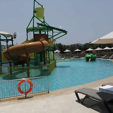 Senseana Sea Side & Aquadventure 5*